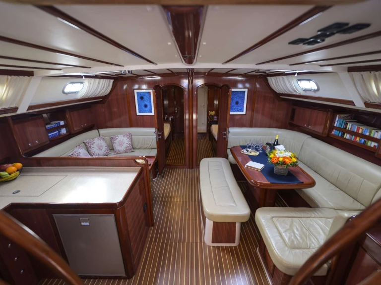 Pronájem jachty v Atény -Ocean Yachts MYTHOS na Samboatu