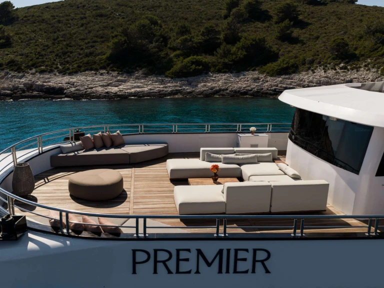 Pronájem lodi Custom Premier v Split na Samboatu