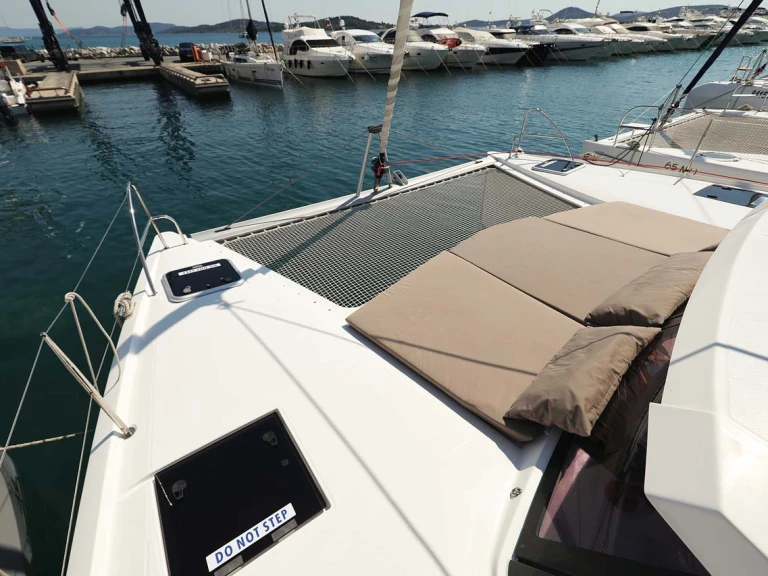 Pronajmout Katamarán se skipperem či ne Fountaine Pajot v Pula