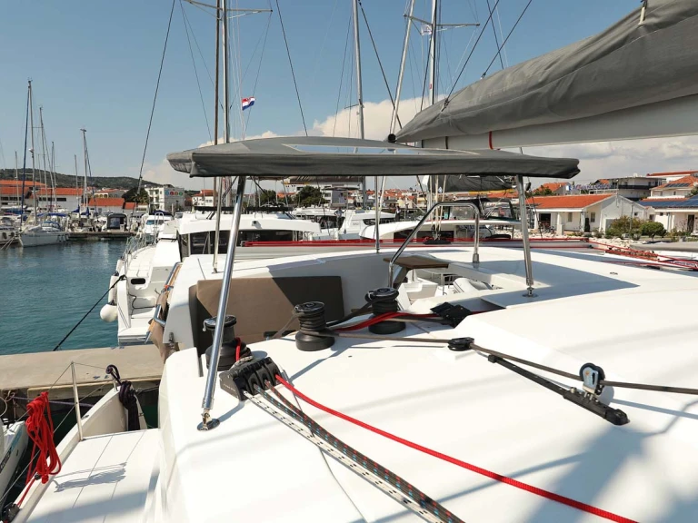 Fountaine Pajot Lucia 40 jednotlivci a charterové společnosti v Pula