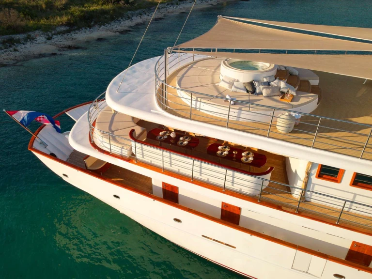 Pronájem jachty v Split -Custom Bellezza na Samboatu