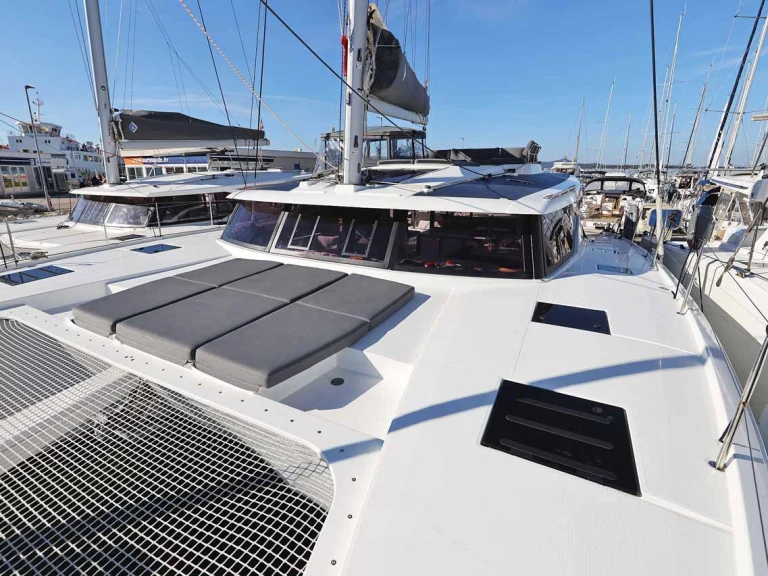 Pronajmout si Fountaine Pajot Tanna 47 v Trogir