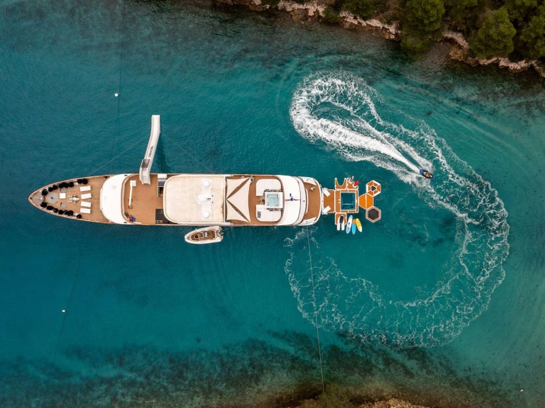 Pronájem jachty v Split -Custom Cristal na Samboatu
