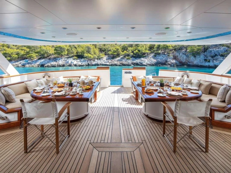 Feadship Kassandra jednotlivci a charterové společnosti v Atény