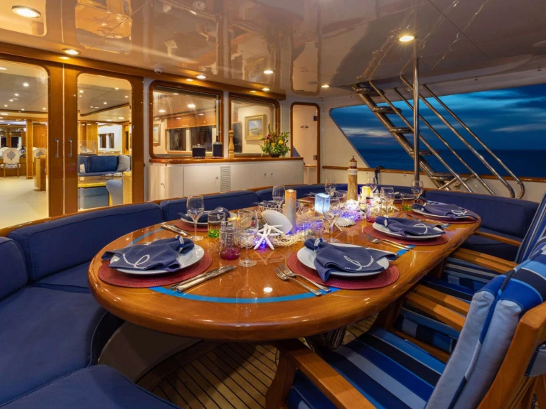 Pronájem jachty v Newport -NQEA Yachts Jack Hargrave design RENA na Samboatu