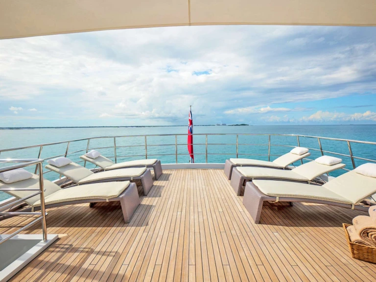 Pronajmout Jachta se skipperem či ne Feadship v Nassau
