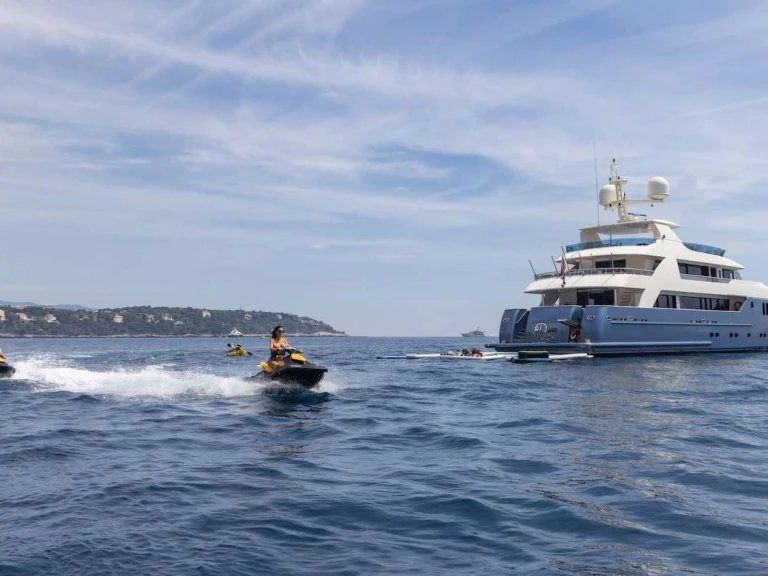 Pronajmout si Concept-Marine IRAMA v Ventimiglia