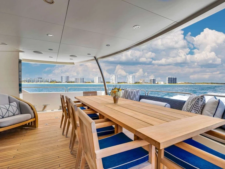 Pronájem jachty v Miami -Sunseeker Natural 9 na Samboatu