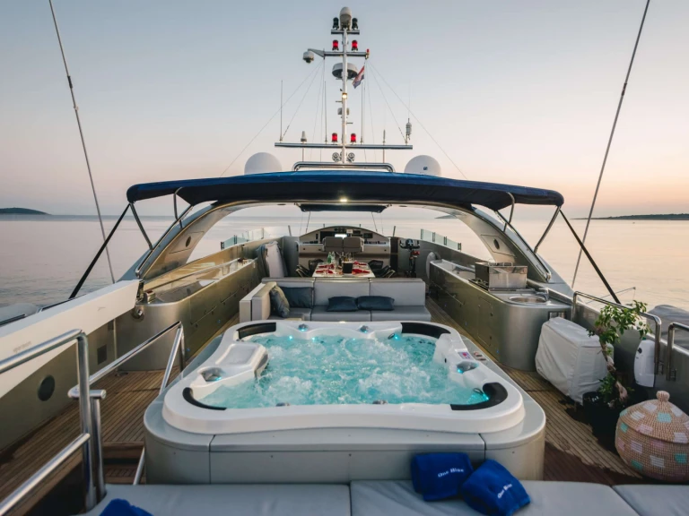 Pronájem Jachta Oceanline s licencí