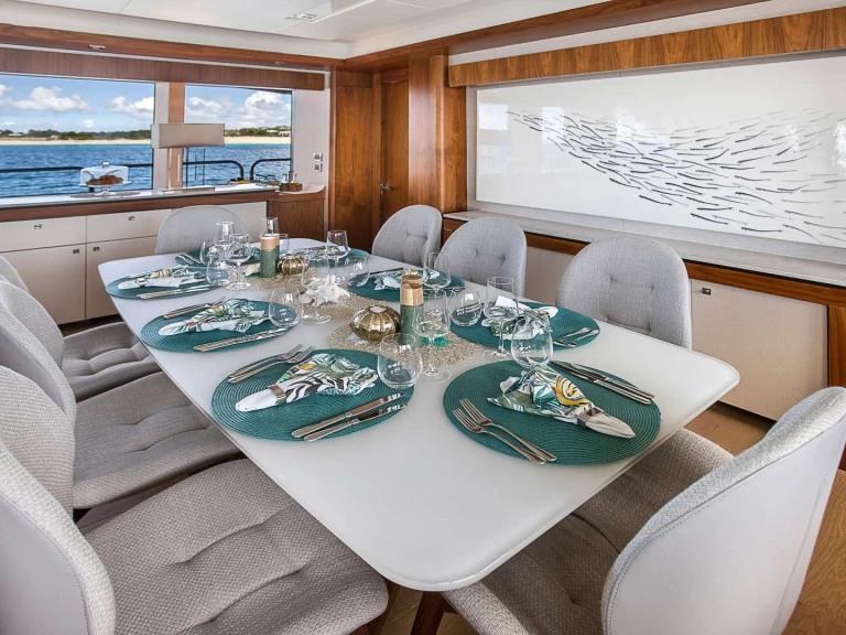 Pronájem lodi Sunseeker EVEREAST v Cannes na Samboatu