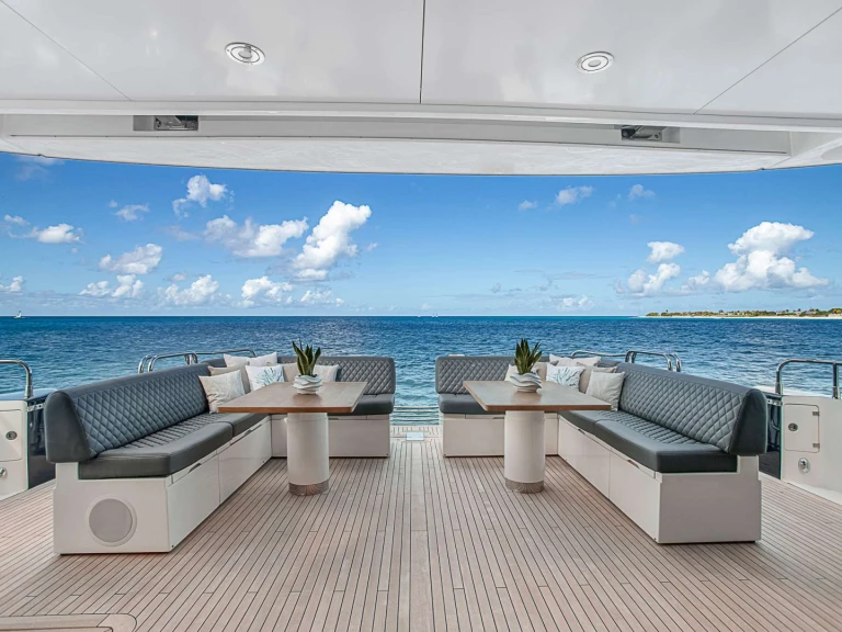 Pronajmout Jachta se skipperem či ne Sunseeker v Cannes