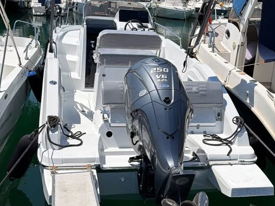 Pronájem lodi Idea Marine Idea 70.2 v Brindisi Port na Samboatu