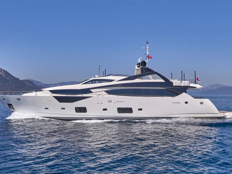 Sunseeker BLADE I jednotlivci a charterové společnosti v Atény