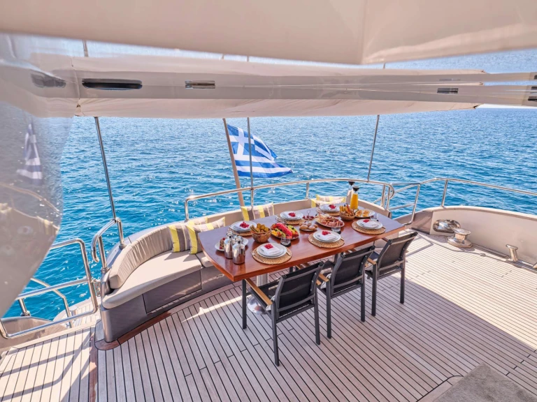Pronajmout Jachta se skipperem či ne Mondomarine v Atény