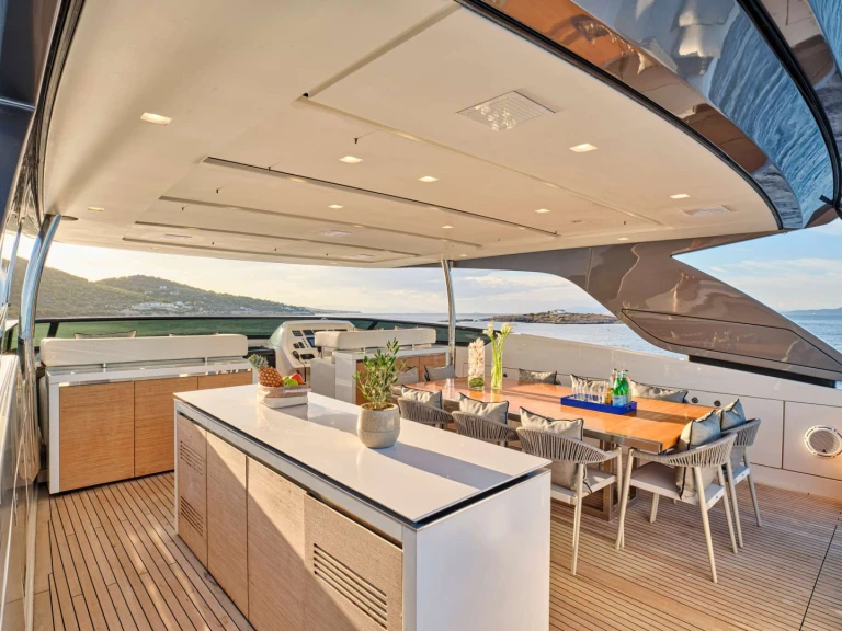 Pronájem lodi Atény lákavé ceny GOLDEN YACHT
