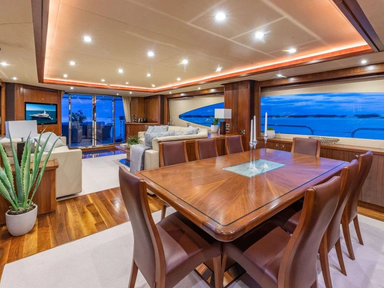 Pronajmout si Sunseeker KEFI v New England