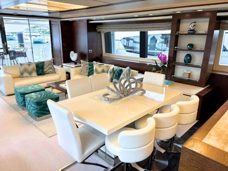Pronájem lodi Azimut INSIEME v Nassau na Samboatu