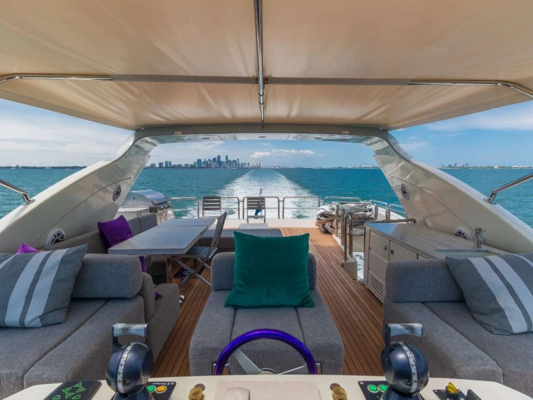 Pronájem lodi Azimut Scarlet v Miami na Samboatu