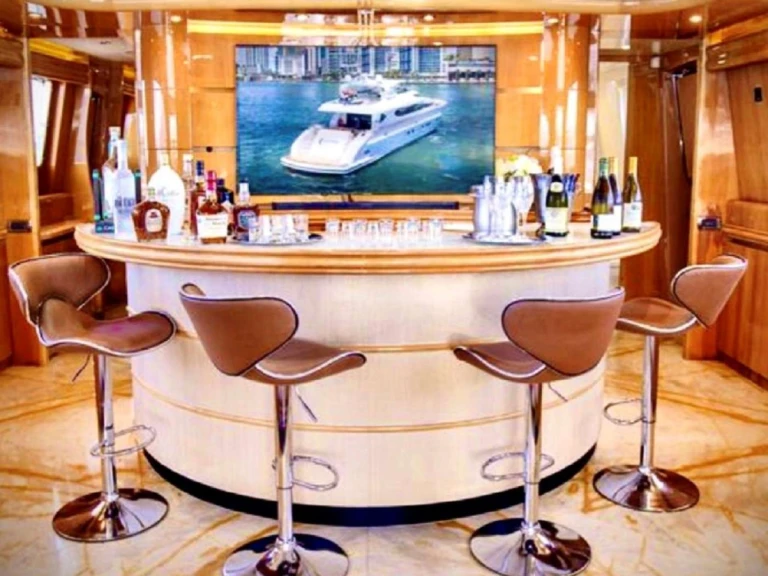 Pronájem jachty v Miami -Custom 103' Custom Build na Samboatu