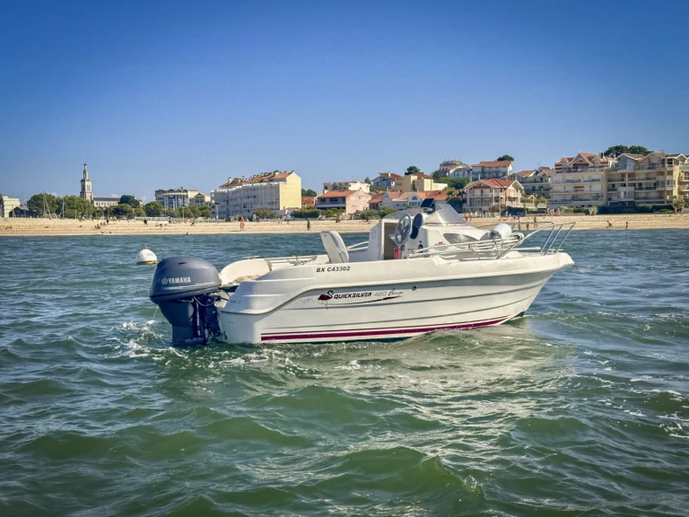 Pronájem Motorová loď v Sète -Quicksilver Activ 420 Cabin