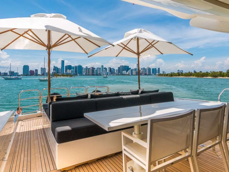 Pronajmout Jachta se skipperem či ne Cantieri Dell'Arno v Miami