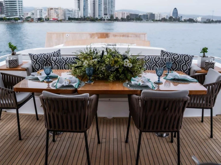 Pronájem jachty v Palaio Faliro -Princess, UK ANKA na Samboatu
