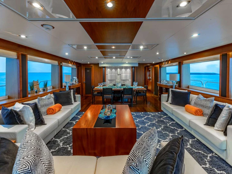 Pronájem Jachta Sunseeker s licencí