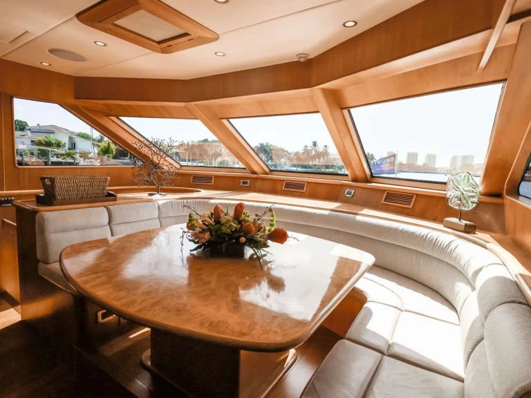 Pronajmout si Symbol Yachts ANDIAMO v Fort Lauderdale