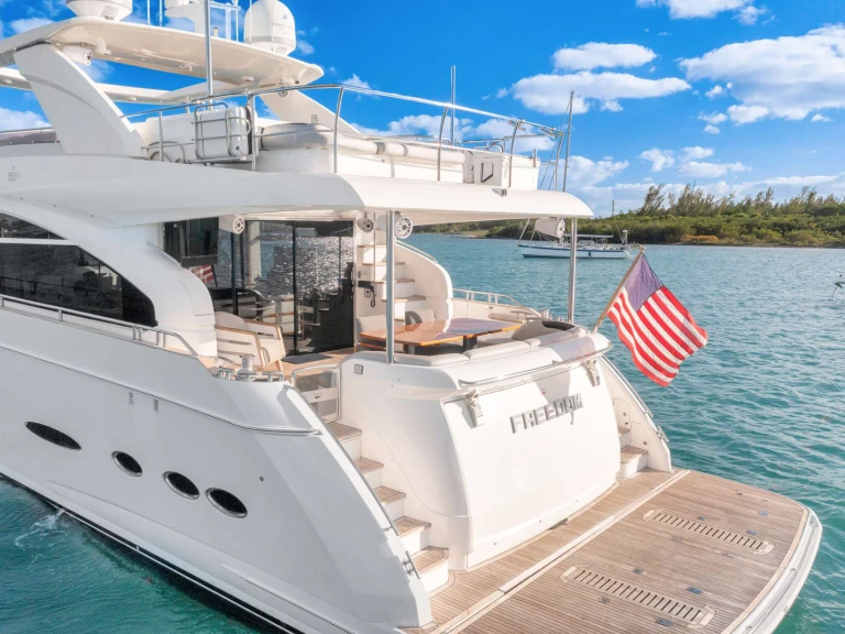 Princess, UK Freedom jednotlivci a charterové společnosti v Miami Beach