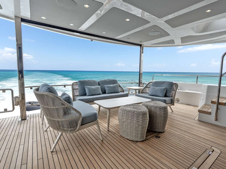 Pronájem Jachta Sunseeker s licencí