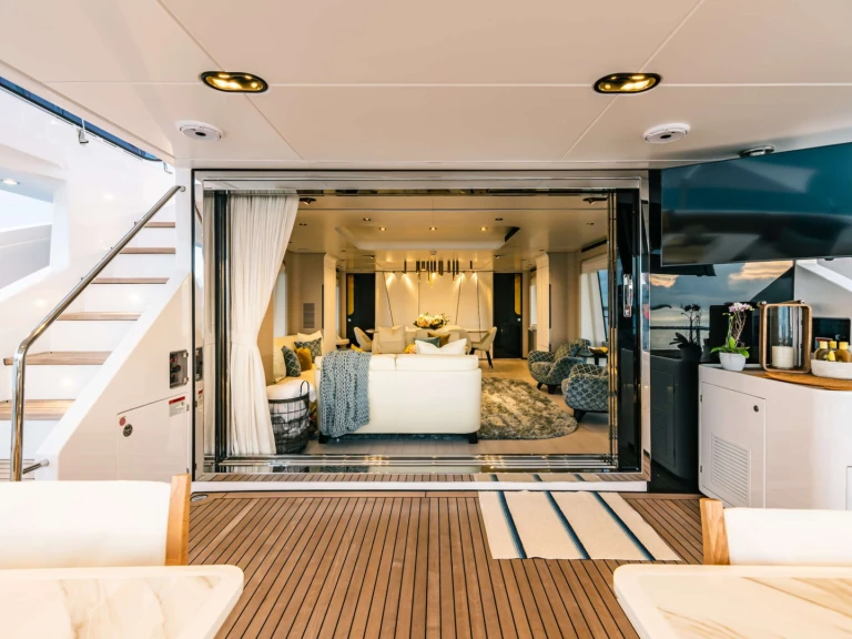 Pronajmout si Azimut MAREA LA NAUTICA  v Bahamy