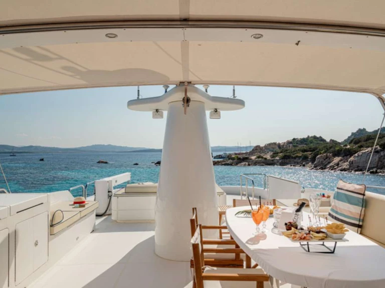 Pronájem jachty v Olbia -Custom SHANGRA na Samboatu