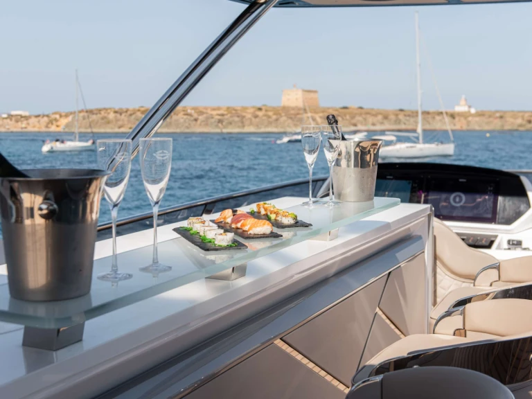 Pronájem Jachta v Cannes -Sunseeker Wyldecrest
