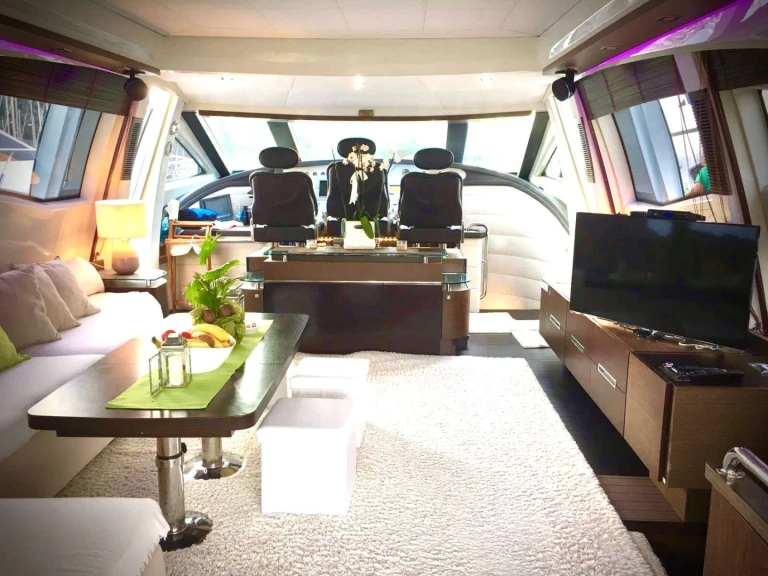 Pronajmout si Azimut Panthera v Miami Beach