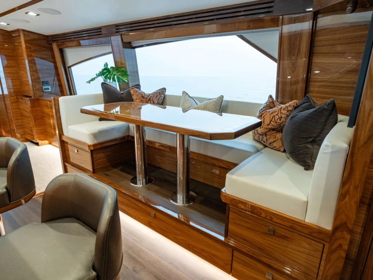 Pronajmout si Viking Yachts BOUJIE v Kostarika