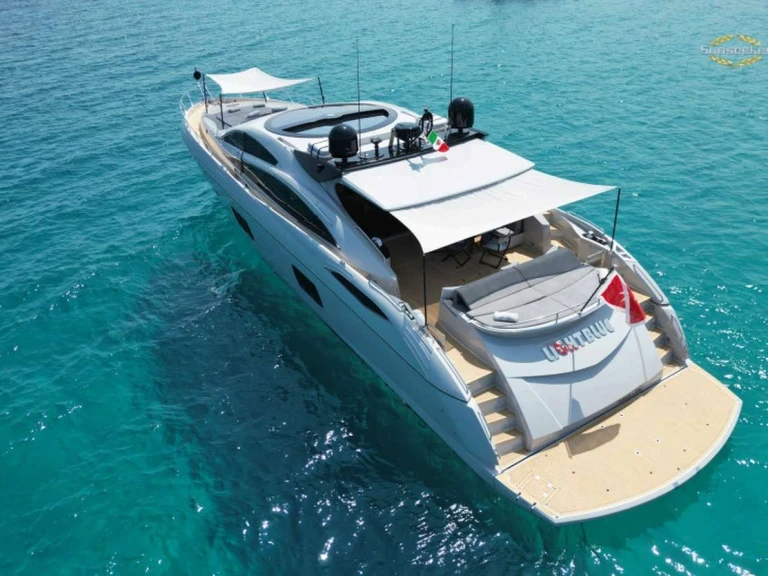 Pronajmout si Sunseeker Light Blue v Poltu Quatu