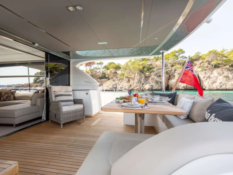 Pronájem lodi Princess, UK MIO BARCO  v Palma de Mallorca na Samboatu