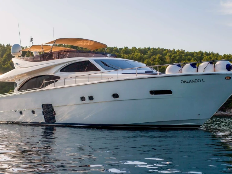 Ferretti ORLANDO L jednotlivci a charterové společnosti v Split