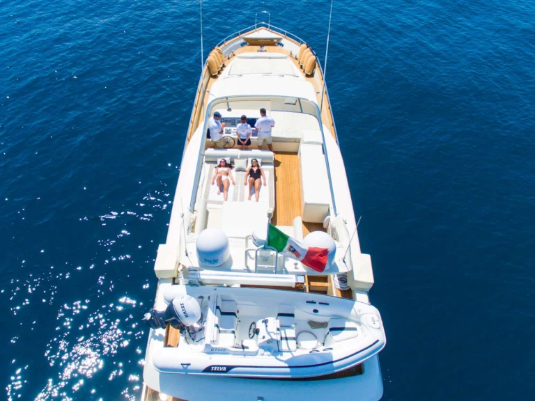 Alalunga RIVIERA jednotlivci a charterové společnosti v Sorrento