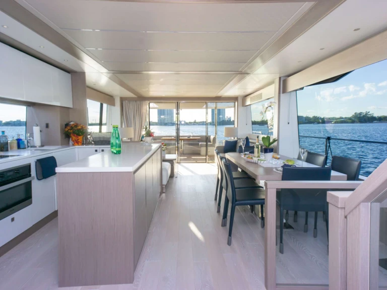 Pronajmout Jachta se skipperem či ne Sunseeker v Miami