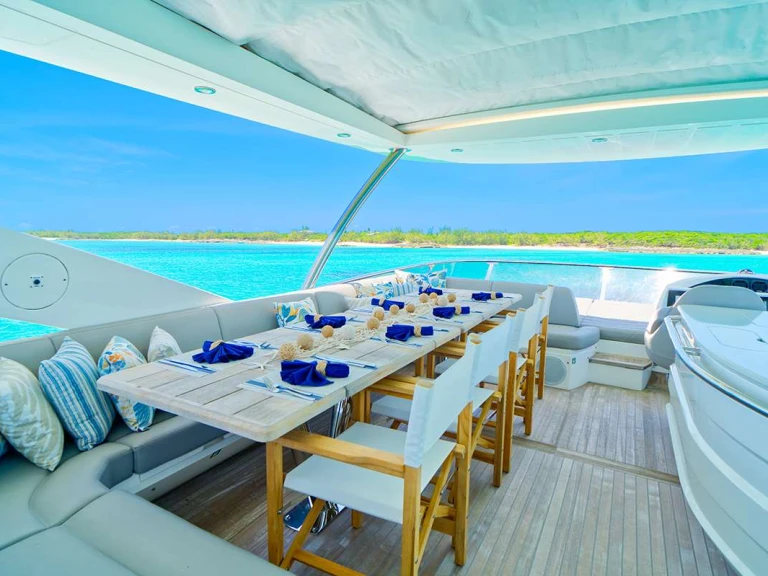 Sunseeker Daddy's $ jednotlivci a charterové společnosti v Nassau