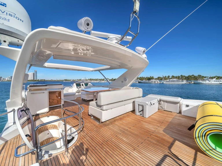 Pronajmout Jachta se skipperem či ne Azimut v Sunny Isles Beach (City)