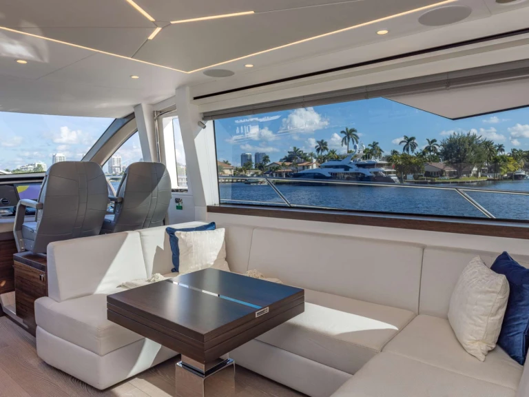 Sunseeker HIGH ROLLER jednotlivci a charterové společnosti v Sag Harbor