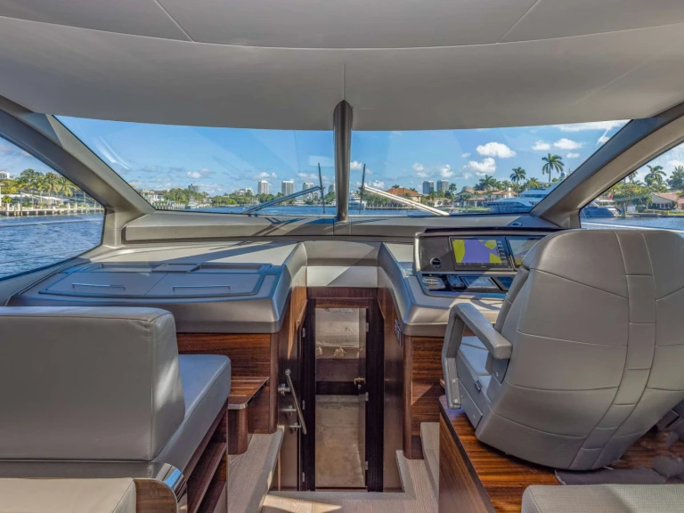 Pronajmout si Sunseeker HIGH ROLLER v Sag Harbor