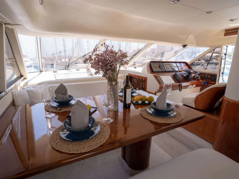 Pronajmout Jachta se skipperem či ne Princess, UK v Rhodos