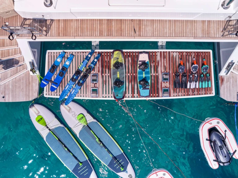 Fountaine Pajot ELLY jednotlivci a charterové společnosti v Piraeus