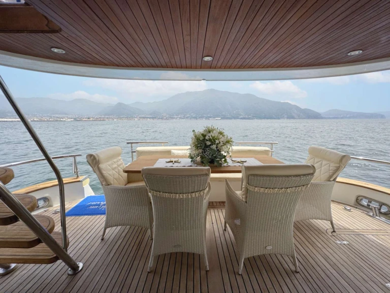 Pronajmout si Terranova Yachts AZUR v Castellammare di Stabia