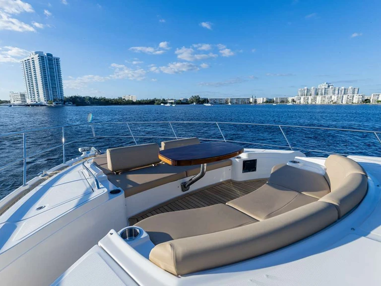 Pronájem Jachta Sea Ray s licencí