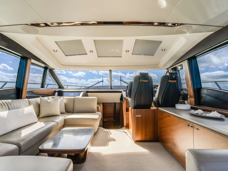 Pronájem lodi Princess, UK Glede v Sag Harbor Cove na Samboatu