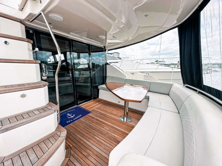 Pronájem lodi Sea Ray Sea Amber v Manhasset na Samboatu